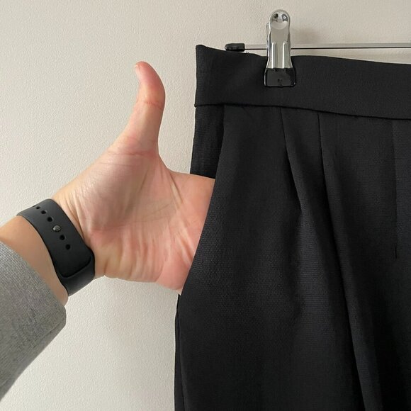 Aritzia Babaton Cohen Pull On Mid Rise Pleated Straight Cropped Pants Black 4 - Picture 5 of 9